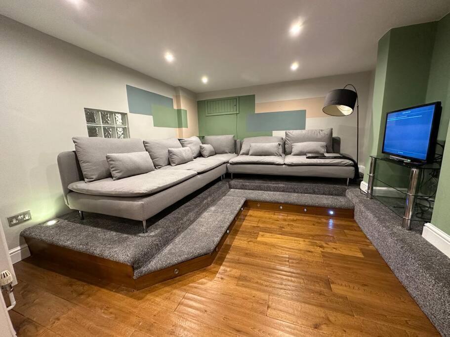 Stunning 5 Bed House In Chapel Allerton, Sleeps 9 Λιντς Εξωτερικό φωτογραφία
